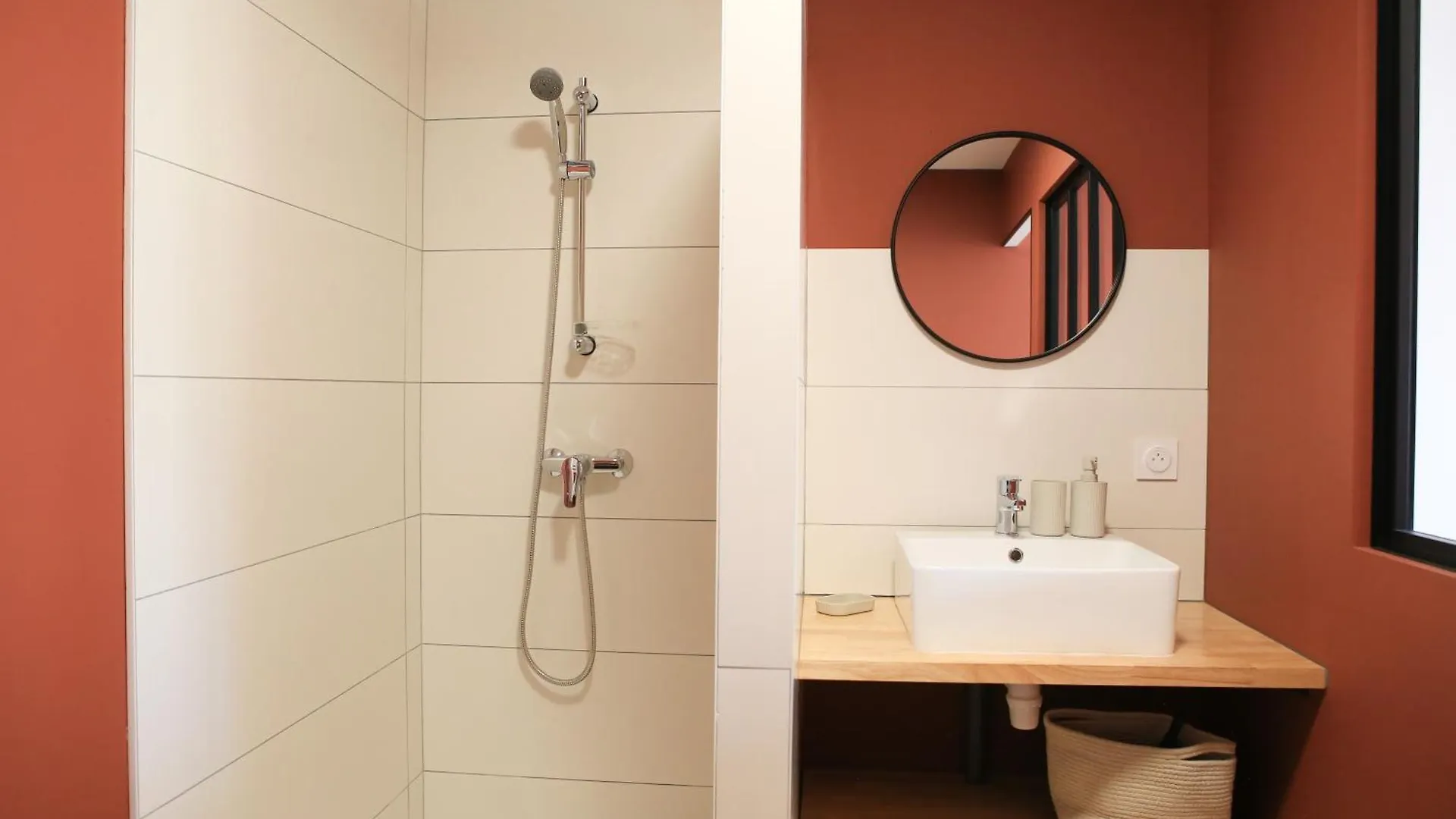 Charmant Appartement T2 Roussillon  0*, Roussillon (Isere) France